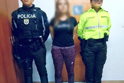 Una mujer fue aprehendida en Iñaquito por el presunto delito de robo de vehículos.