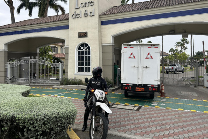 El día del suceso, el guardia de la garita fue maniatado. Los delincuentes, según dijo la Policía, ingresó con un dispositivo que usan solo los residentes. Se investiga el caso.