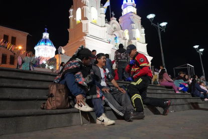 En el operativo por la romería al Santuario a El Quinche participaron 131 bomberos.