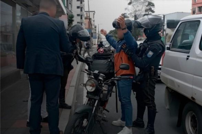 Un operativo de control a ciudadanos extranjeros limpiaparabrisas y delivery se ejecutó el 18 de noviembre.