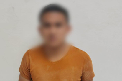 El detenido registra antecedentes penales por tenencia y porte de armas.