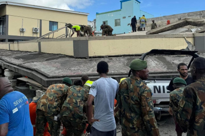 Daños registrados en Port Vila, capital de Vanuatu, a raíz de un terremoto de magnitud 7,3.