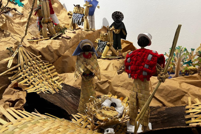 Con materiales reciclados se crearon los nacimientos.