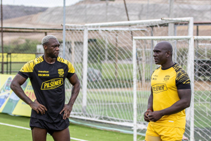 Felipe Caicedo y Segundo Castillo en la pretemporada en Manta.