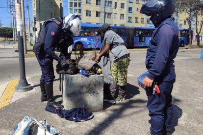 Agentes de la AMC realizan operativos a diario. Han retirado del espacio público a más de 1.000 personas.