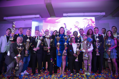 Todos los personajes del deporte reconocidos en el estrado de ganadores, en la ciudad de Quito.