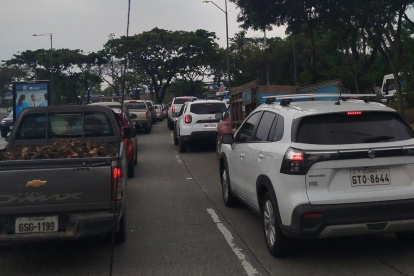 El congestionamiento, de acuerdo a varios residentes, duró hasta horas de las tarde.