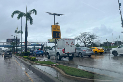 Entre las vías congestionadas está la avenida Pedro Menendez.