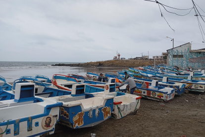 En la playa, desde que el fin de semana se registraron hechos violentos a orillas del mar y en pleno mar de hecho, pocas personas acuden al lugar.