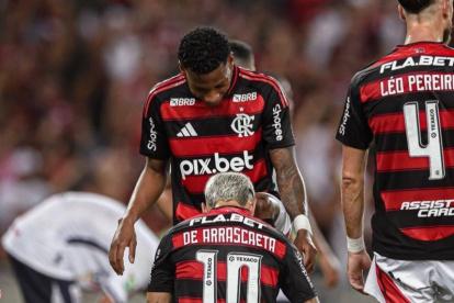 Gonzalo Plata asistió a Giorgian De Arrascaeta en la victoria de Flamengo 5-0 en el campeonato estadual