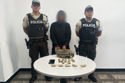 También se retuvo una motocicleta y un dispositivo móvil.