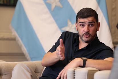 El alcalde de Guayaquil, Aquiles Álvarez, en un salón del Municipio.