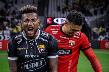 Barcelona festejó en el Neo Química Arena la clasificación contra Corinthians