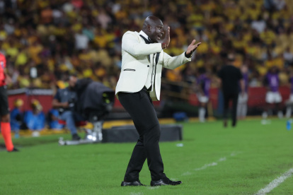 La camiseta está inspirada en el elegante traje de Segundo Alejandro Castillo.