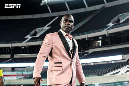 Segundo Castillo vestido de color rosa en el Más Monumental.