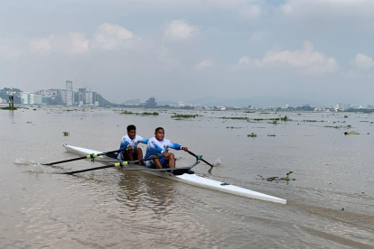 Paulo Salavarría y su hijo Cristophe entrenan de martes a domingo.