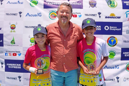 La joven tenista cuencana Nicole Ordóñez lideró la categoría 11 años.