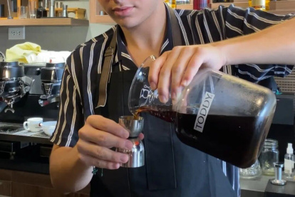 Las Coffee Parties están revolucionando las reuniones sociales. Conoce dónde y cómo vivir esta nueva experiencia en Ecuador