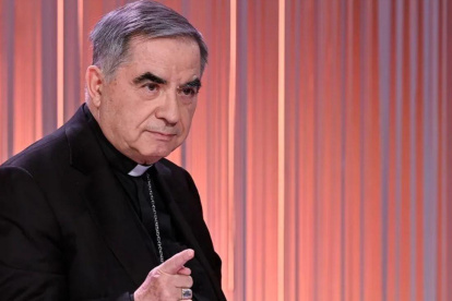 El cardenal Giovanni Angelo Becciu anunció que no participará en el cónclave del 7 de mayo para elegir al nuevo papa.