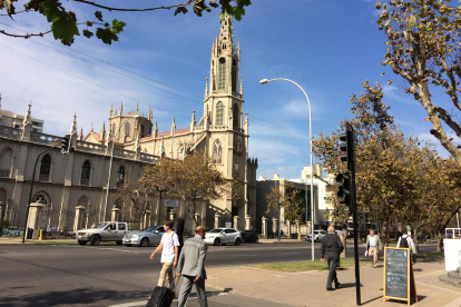 Participación. Desde 2022, en Chile, el sufragio volvió a ser obligatorio, lo que ha permitido que los índices de participación ciudadana se incremente; en 2012 se instauró el voto voluntario.