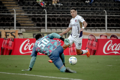 El delantero paraguayo Álex Arce marcó un doblete para Liga de Quito.