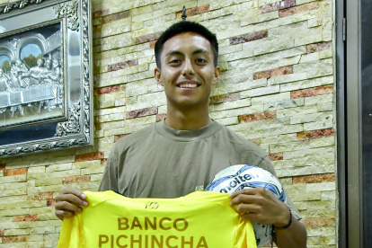 Calle conserva la camiseta con la que anotó en el Centenario.