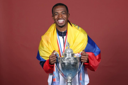 Willian Pacho ha logrado 3 títulos en París Saint-Germain