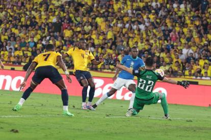 Gonzalo Valle debutó tras la lesión de Galíndez y fue clave para mantener el arco tricolor invicto ante Brasil en el Monumental.