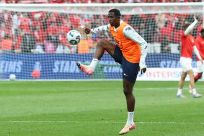 Willian Pacho, defensa del PSG.