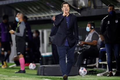 Ismael Rescalvo es el nuevo DT de Barcelona SC para la temporada 2025. El español firmó contrato hasta 2026 y regresa al fútbol ecuatoriano tras su paso por Emelec e Independiente del Valle.