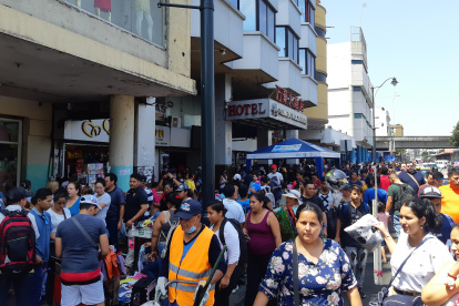 La popular zona de la Bahía concentra a diario a miles de ciudadanos.