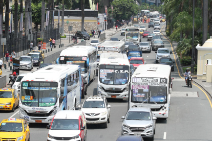 Tarifa del pasaje en Guayaquil reabre debate sobre calidad del transporte público