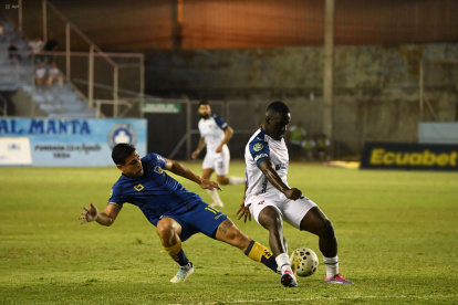 Delfín se quedó con los tres puntos ante Liga de Quito.