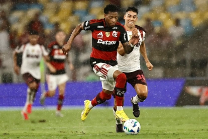 El ecuatoriano Gonzalo Plata se alista para ser titular en Flamengo.