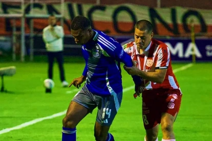 Técnico Universitario y Emelec en la fecha 10 de LigaPro 2026.