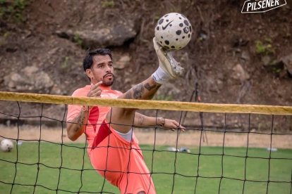 Javier Báez el paraguayo de la zaga de Barcelona SC.