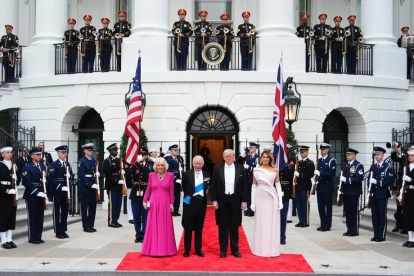Los reyes Carlos y Camilla con Donald y Melania Trump en Estados Unidos.
