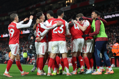 Arsenal suma 73 puntos en la tabla de la Premier League.