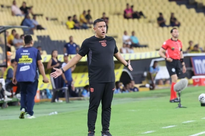 El venezolano César Farías entrenador de Barcelona SC.