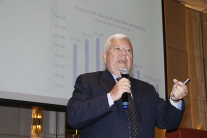 El exministro de Finanzas, Fausto Ortíz, analizó la economía del país después del informe de Daniel Noboa.