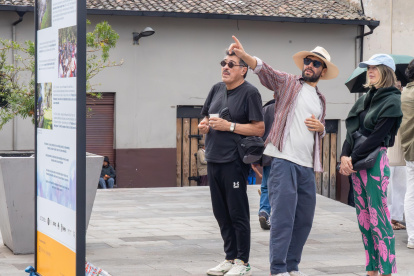 La exposición se puede visitar en la plaza Santa Clara, ubicada en el Centro Histórico de la capital.