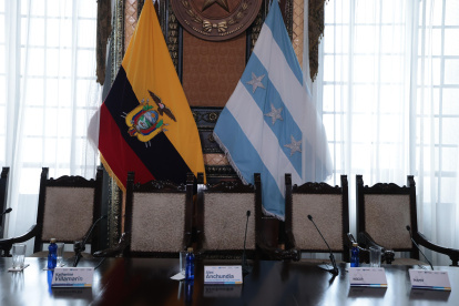 La alcaldesa encargada preside las sesiones del Concejo Cantonal.
