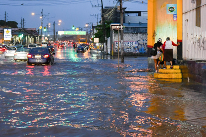 FOTOS DE LLUVIA EN GYE FOTOGRAFO: FRANCISCO FLORES PERIODISTA: MILKA FRANCO FECHA: 07-06-2026 AG-EXTERNOS