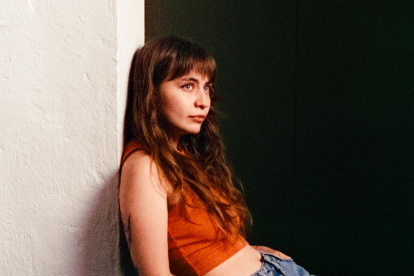 La artista anteriormente publicó el álbum Agua Dulce y el EP en vivo Desde El Helipuerto, El Rotor.