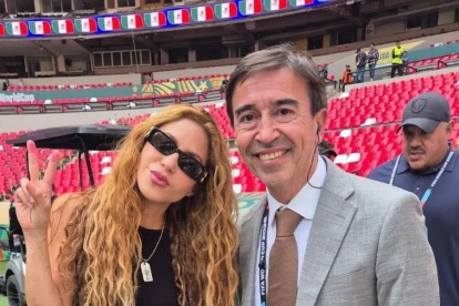 Benedetto sonríe con Shakira tras el inesperado encuentro que encendió las redes sociales en la previa mundialista.