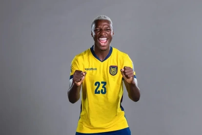 A la hora de las cábalas, Moisés Caicedo asegura que la mejor de su 'repertorio' es orar antes de cada partido.