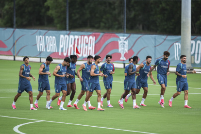 La Selección de Portugal se juega el liderato del Grupo K ante Colombia.
