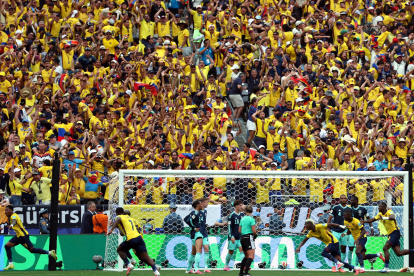 Gonzalo Plata de Ecuador celebra el segundo gol de Ecuador ante Alemania.