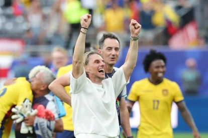 Beccacece, emocionado, agradece el apoyo de la hinchada ecuatoriana tras el triunfo