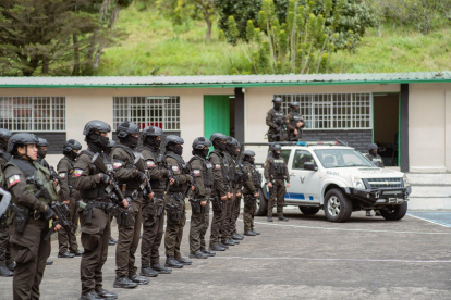 La DINAFRON comenzó a funcionar en la parroquia Ulba con dos oficiales y 23 policías para reforzar la vigilancia en la vía Baños-Puyo.